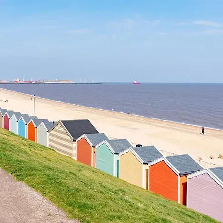 Family & Pet Friendly, Stylish & Spacious Beach House Gorleston-On-Sea Exterior photo