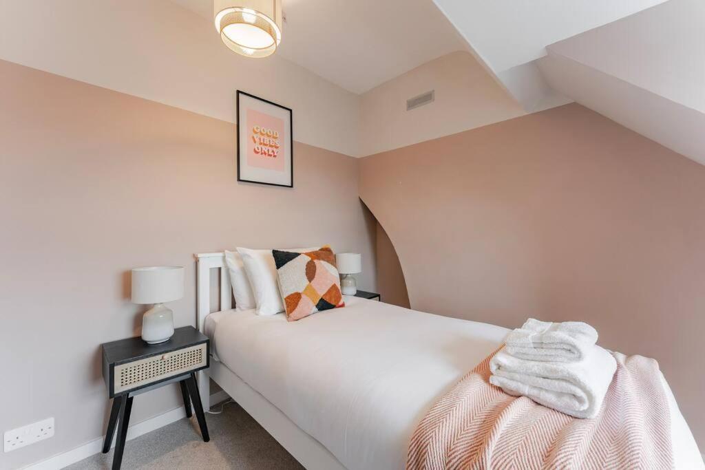 Family & Pet Friendly, Stylish & Spacious House * Gorleston-On-Sea