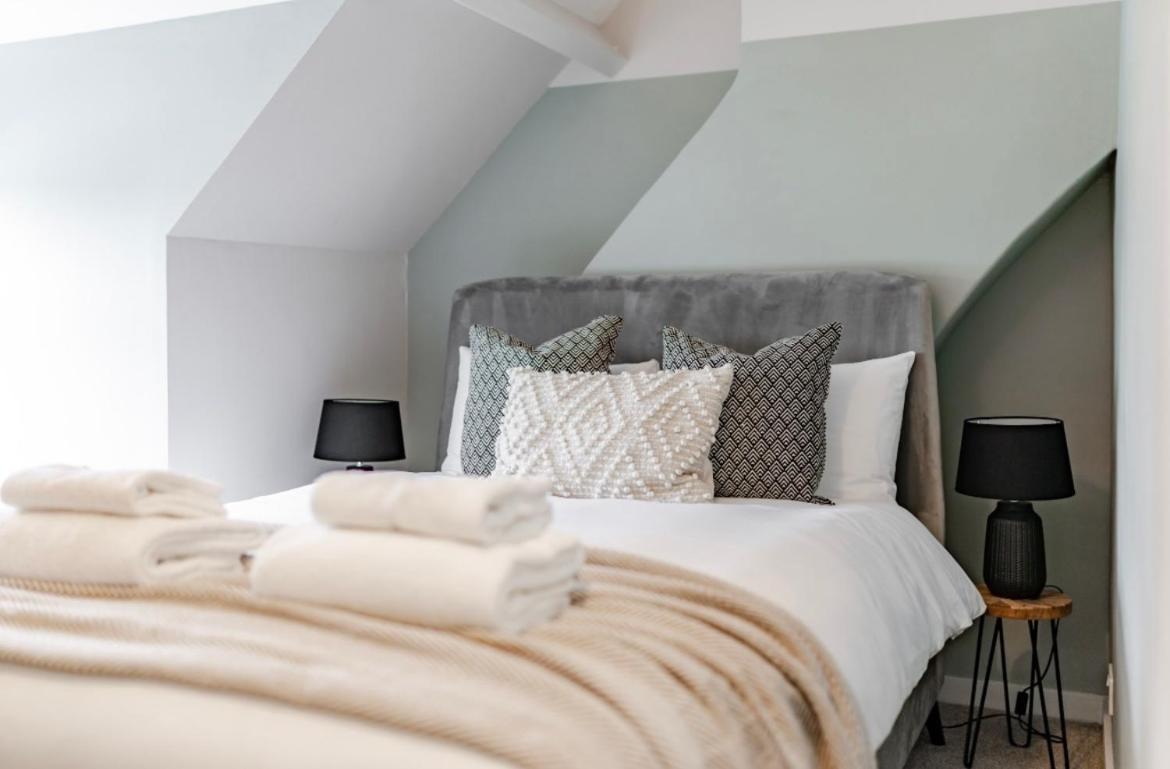Family & Pet Friendly, Stylish & Spacious House *